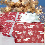 Dachshund Snowflakes Red Wrapping Paper met kerstm Cadeaupapier<br><div class="desc">🎄🐶 Maak elk cadeau paw-some met deze *Teckel Snowflakes Red Wrapping Paper*! Met een schattige teckel omringd door delicate sneeuwvlokken op een felrode achtergrond, is dit inpakpapier ideaal voor hondenliefhebbers met een winterse look die een feestelijke touch willen geven aan hun vakantiegeschenken. Of je nu goodies inpakt voor collega-doxie-fans of...</div>