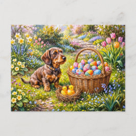Dachshund zittend met Pasenmand in de tuin Briefkaart