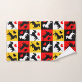 Dachshunds and Hearts Cute Checkerboard Pattern Bad Handdoek (Handdoek)