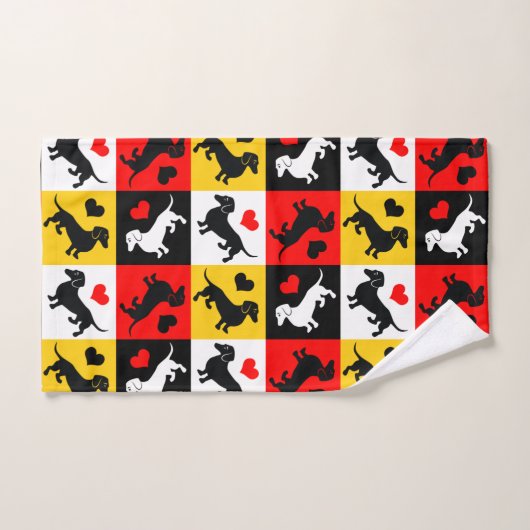 Dachshunds and Hearts Cute Checkerboard Pattern Bad Handdoek (Handdoek)