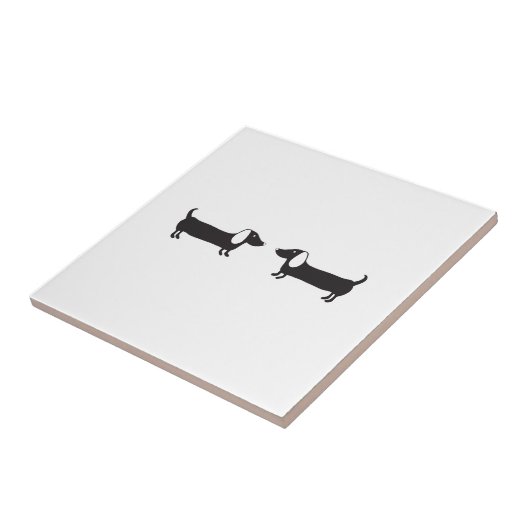 Dachshunds in zwarte en witte liefde tegeltje (Zijkant)