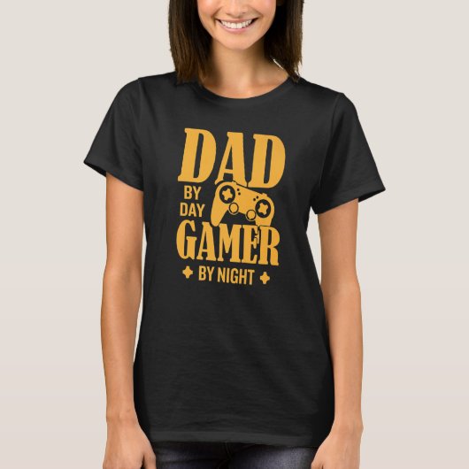 Dad By Day Gamer By Night Father Family Kids Paren T-shirt (Voorkant)