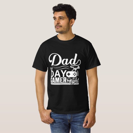 Dad by day gamer by night t-shirt (Voorkant volledig)