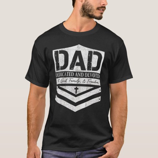 Dad Dedicated And Devoted Happy Father's Day T-shirt (Voorkant)