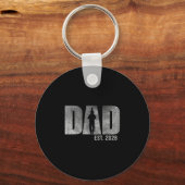 Dad Est. 2026 Father 2026 Loading New Dad 2026  Sleutelhanger (Voorkant)