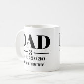 Dad Est. Year Name Number Bold Font Koffiemok (Voorkant links)
