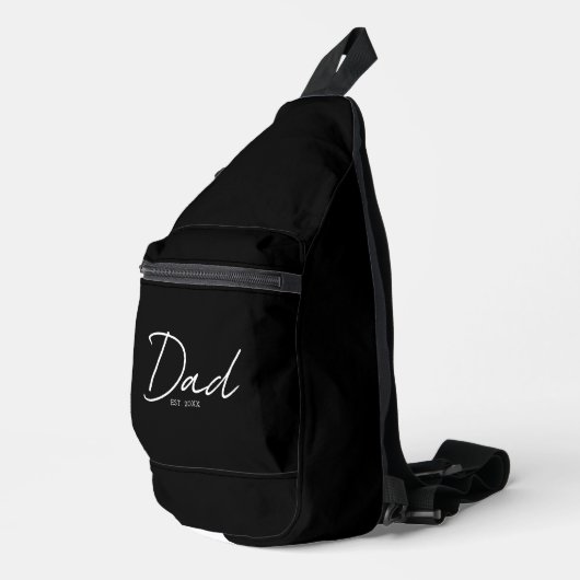 Dad Established Minimal Script Black White Sling Bag (Rechterhoek)
