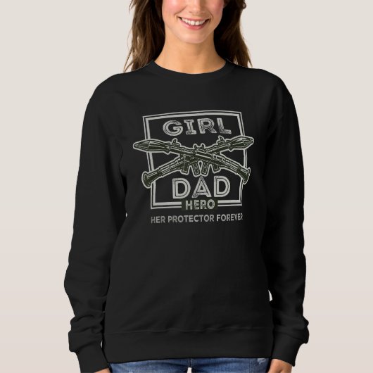 Dad Her Protector Forever Funny Father of Girls_1 Trui (Voorkant)