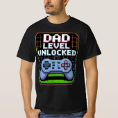 DAD LEVEL UNLOCKED – Neon Power-Up Pixel-T-shirt T-shirt (Voorkant)