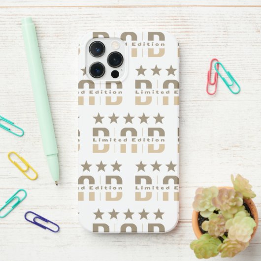Dad Limited Edition iPhone Hoesje (Op bureau)