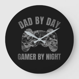 DAD PER DAG, GEMACHTIGDE BIJ NACHT GROTE KLOK