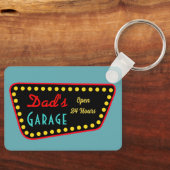 Dad’s Garage Keychain Gift (Voorkant)