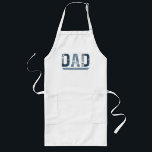 "DAD The Man Mith Legend" Vaderdag Gift Lang Schort<br><div class="desc">Vier je legendarische vader met dit gedurfde en iconische Vaderdag-t-shirt, met de tijdloze zin: "DAD: The Man. De mythe. De legende." Dit klassieke ontwerp is een leuke en stijlvolle manier om waardering te shows voor het man dat het allemaal doet. Of hij nu grilt, huivert of papa grappen vertelt, dit...</div>