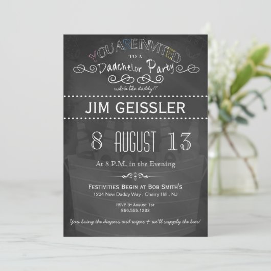 Dadchelor Party Invite in Chalkboard Typografie Kaart (Staand voorkant)