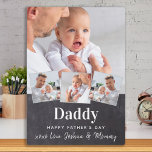 DADDY Vaderdag 4 Photo Collage Chalkboard Plaq Fotoplaat<br><div class="desc">Verrassend vader deze vaders dag met een gepersonaliseerde 4 fotoplaque. "DADDY ... Happy Vaderdag" personaliseer deze vaders plaque met favoriete foto's, berichten en namen. Bezoek ons collectie voor de beste vaderdag en gepersonaliseerde vaders cadeaus. COPYRIGHT © 2020 Judy Burrows, Black Dog Art - Alle rechten voorbehouden. DADDY Vaderdag 4 Foto...</div>