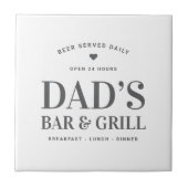 Dad's Bar & Grill 24 uur geopend Tegeltje (Voorkant)