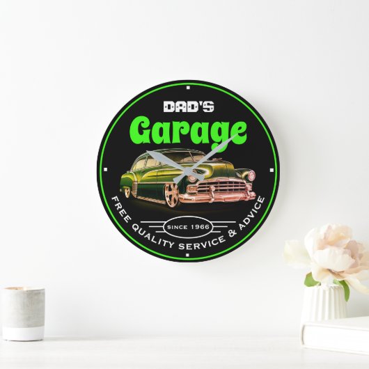 Dad's Garage Any Name Always Open Green Fonts Grote Klok (Huis)