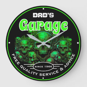 Dad's Garage Green Skulls Auto Mechanic Grote Klok