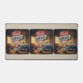 Dad's Garage Retro Automotive Sign Bureaumat (Voorkant)