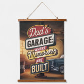 Dad's Garage Retro Automotive Sign Hangend Wandkleed (Voorkant)