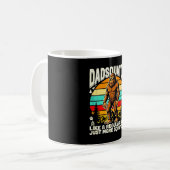 Dadsquatch als een gewone vader meer squatchy koffiemok (Voorkant links)