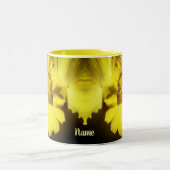 Daffodil Flower Up Close Personated Tweekleurige Koffiemok (Center)