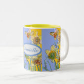 Daffodil Painted Yellow floral Two- Tweekleurige Koffiemok (Voorkant rechts)