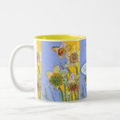 Daffodil Painted Yellow floral Two- Tweekleurige Koffiemok (Links)