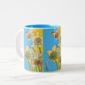 Daffodil Painted Yellow floral Two- Tweekleurige Koffiemok (Voorkant links)
