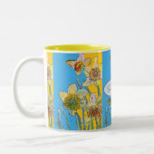 Daffodil Painted Yellow floral Two- Tweekleurige Koffiemok (Links)