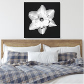 'Daffodil Portrait' Ingepakt Canvas Print (Insitu (Slaapkamer))