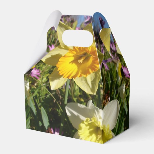 Daffodil Yellow Floral Birthday Cake Favor Box Bedankdoosjes (Achterkant)