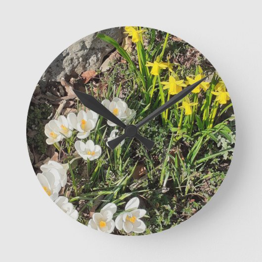 Daffodils & Crocus Clock Ronde Klok (Voorkant)