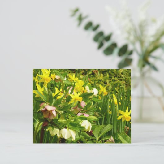Daffodils en Rozen Colorful Floral Briefkaart (Staand voorkant)
