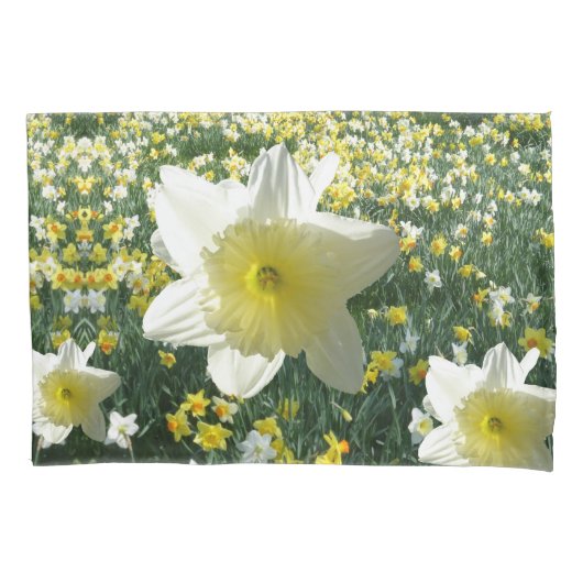 Daffodils Spring Flowers Field Pillow Hoesje Kussensloop (Voorkant)