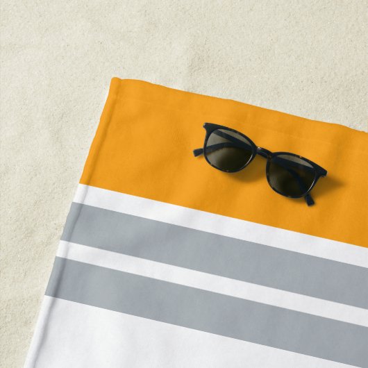 DAFFY DUCK™ & BUGS BUNNY™ Glitch Strandlaken (In situ)