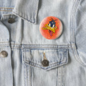 DAFFY DUCK™ in Oranje Ronde Button 5,7 Cm (In situ)