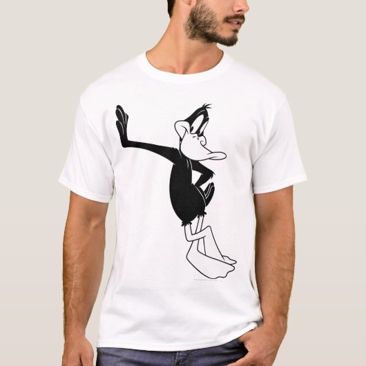 DAFFY DUCK™ Leanking against a Wall T-shirt (Voorkant)