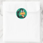 DAFFY DUCK™ met een geweldig idee Ronde Sticker (Tas)