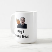 Dag 1 Trump Trial Koffiemok (Voorkant links)