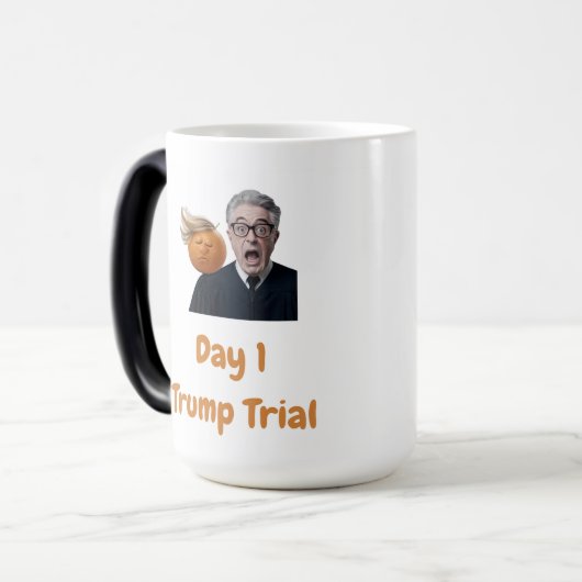 Dag 1 Trump Trial Magische Mok (Voorkant links)