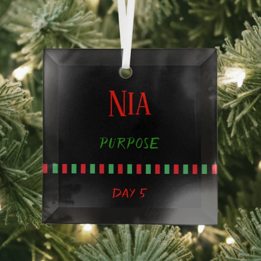 Dag 5 Nia Principle Kwanzaa Glas Ornament (Insitu)