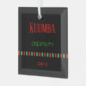 Dag 6 Kuumba Beginsel Kwanzaa Glas Ornament (Voorkant links)