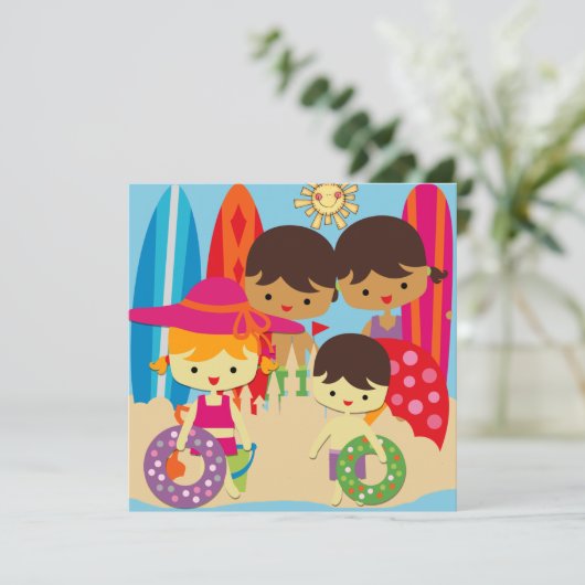 Dag bij het strand Zwemmen Verjaardag Uitnodiginge Kaart (Staand voorkant)