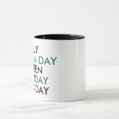 Dag tussen zaterdag en zondag Weekend Typografie Mok (Midden)