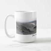 Dag van de Aarde 20xx Mok Solitaire Wandelaar (Links)