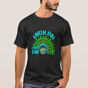 Dag van de Aarde Elke dag Regenboogliefde Wereldda T-shirt