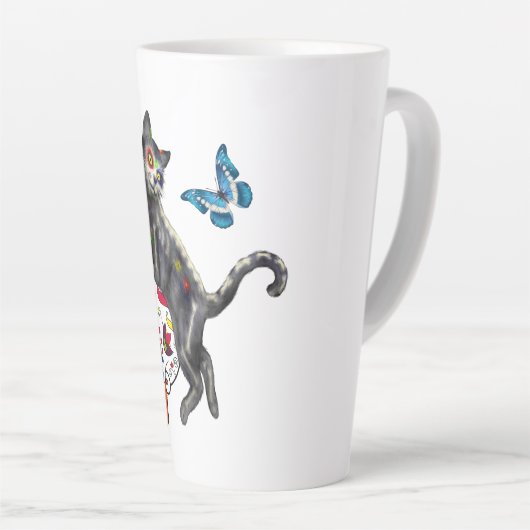 Dag van de dode kattensuikerschedel en vlinder latte mok (Rechterhoek)