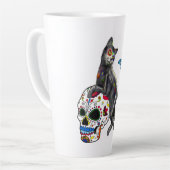 Dag van de dode kattensuikerschedel en vlinder latte mok (Linkerhoek)