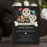 Dag van de Doden Oproep alle Zielen Zoet Zestien Kaart<br><div class="desc">Day of the Dead Sweet 16 Uitnodiging met bloemige suikerschedels, Mexicaanse volkskunst, kaarsen en een bot, geletterd met Calling All Souls. Sweet Sixteen en de naam van het verjaardagsmeisje is geletterd in botten en eigenzinnige typografie en de sjabloon staat klaar voor u om aan te passen met uw gegevens. De...</div>